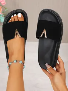 Women's Sandals with Strap, Thick Sole Comfortable Shoes, V-Shape Metal Plate Design, Ideal for Commuting and Dating Scenes, Footwear