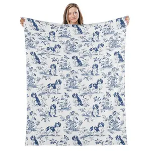 Chinoiserie Cavalier King Charles Spaniel Blanket Cavalier King Charles Spaniel Gifts, Blue and White French Country Toile Dog Throw Blanket for Home Bedroom Couch Bed Decor, Warm Plush Flannel Blanket