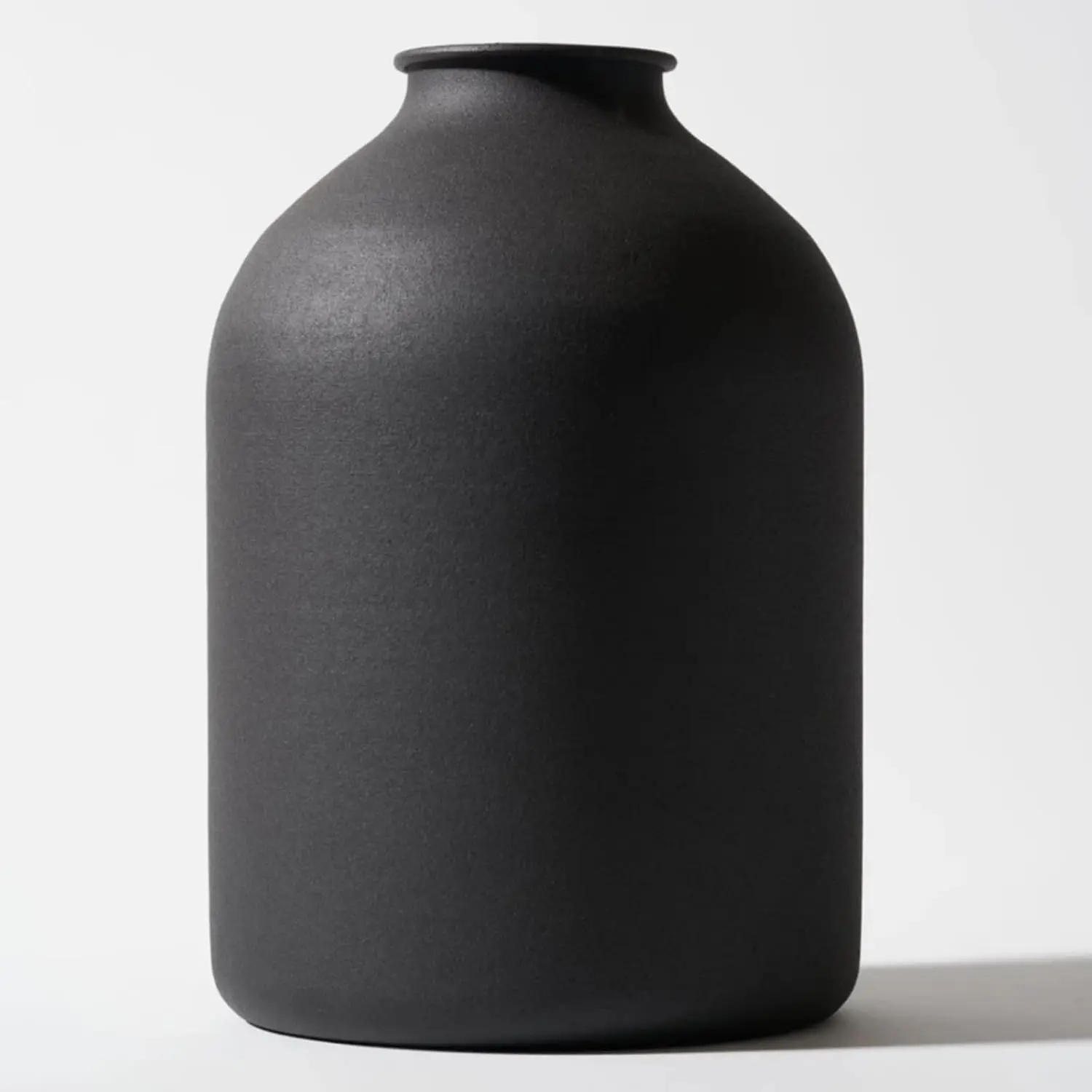 Metal Matte Black Vase 8.6 inch Tall Iron Frosted, Pampas Grass Vase for Centerpieces Minimalist Wabi Sabi Decor, Home Wedding Boho Decor, Flower Vase, Modern Vase, Vases Home Decor