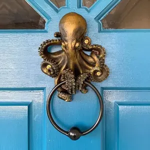 Cthulhu Style Octopus Statue, Perfect for Wall and Door Decoration, Unique Home Decor Accessory, Stylish and Functional, Wall Ornaments