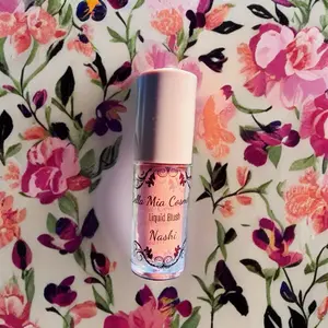 Nashi Liquid Blush and Mini Blender