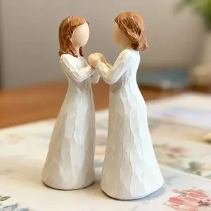 Best Friend Hand-In-Hand Decorative Figurine, Healing Style, Fine Texture, Niche Design, Perfect Gift for Besties & Sisters, Desktop Statue, Sculpture Desk Decor