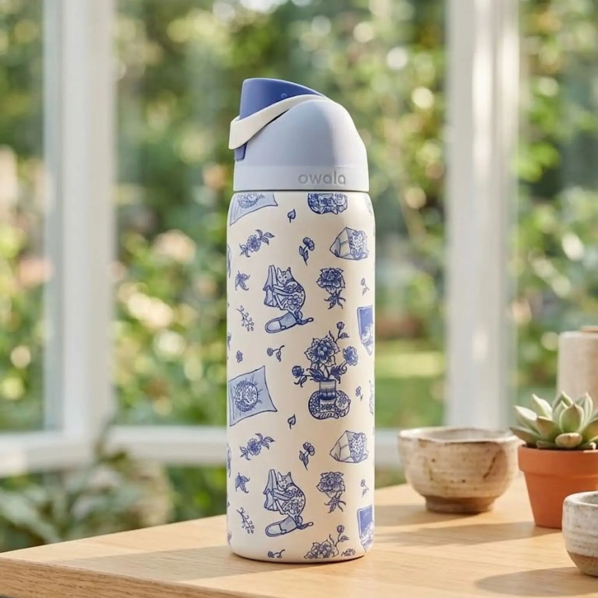 Stainless Steel Insulated Cat Print Portable Water Bottle 32oz - Leakproof Travel Drinkware with Dual Sip Lid Tumbler