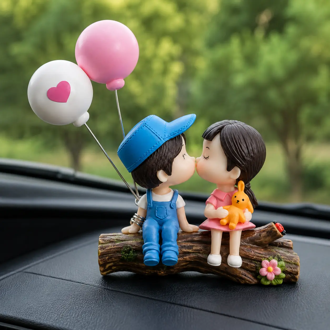 Kissing Couple Figurine、Car Dashboard Figurine、Car Interior Ornament、Romantic Car Decor、Resin Figurine、Mini Desk Decor、Anniversary Gift、Valentine Gift、Gift for Couples