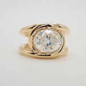 Oval Moissanite Interlocking Loops Ring