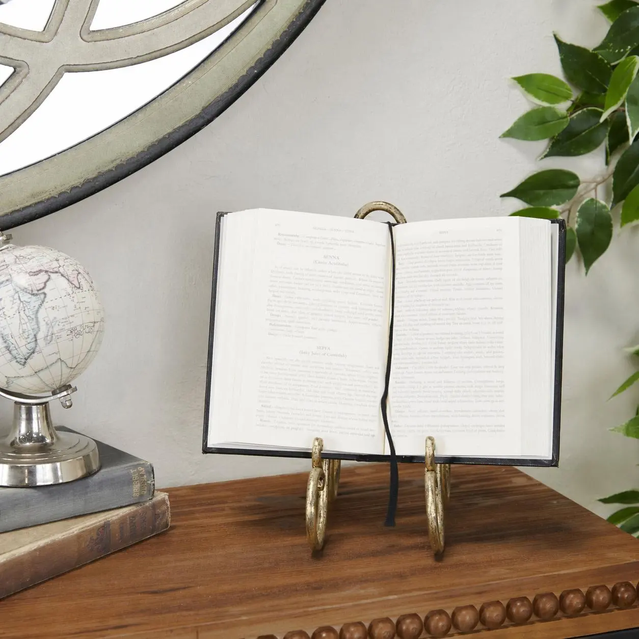 Gold Metal Scroll Tabletop Arched Display Easel, 5" x 7" x 11"