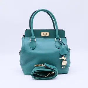 Pre-owned HERMÈS Leather Shoulder Bags Hermes Toolbox 20 Bag B22026