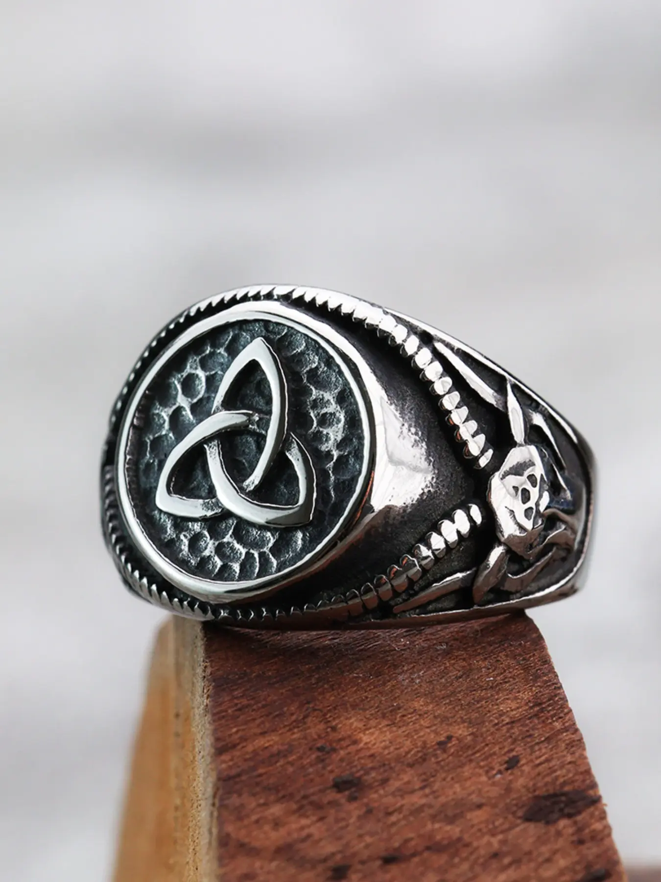 Viking Celtic Knot Statement Ring, 316L Stainless Steel Jewelry for Men & Women, Casual Plain Design, Engagement Wedding Rings Wedding Engagement Party Accessory