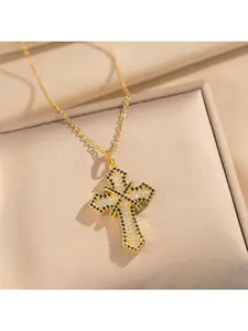 Black and silver contrasting diamond-encrusted cross necklace | Texture and silhouette details of two-tone zircon | Sweet and sharp charm hidden in low-profile style