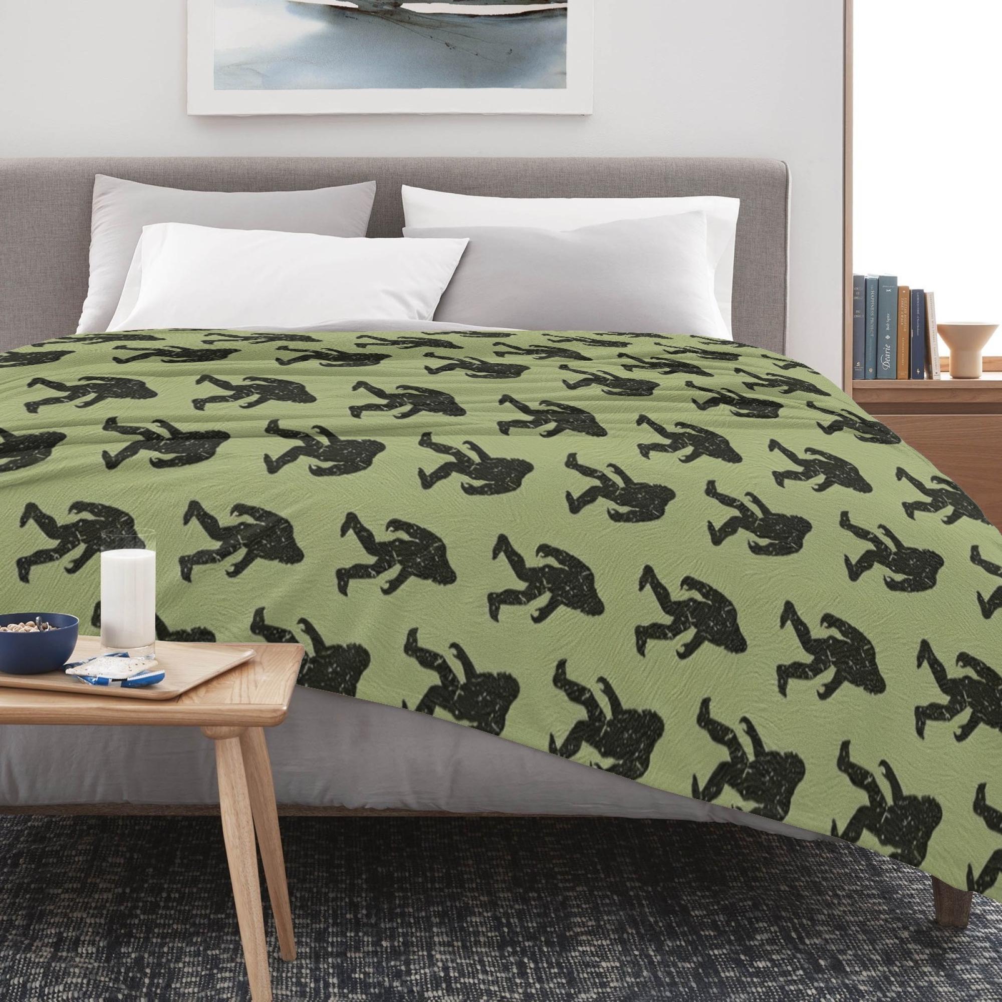 Big Foot Sasquatch Gifts Bigfoot Blanket for Men Women Funny Birthday Unique Sasquatch Gifts Vintage Throws Blanket for Bed Sofa, 50"x60" cooling