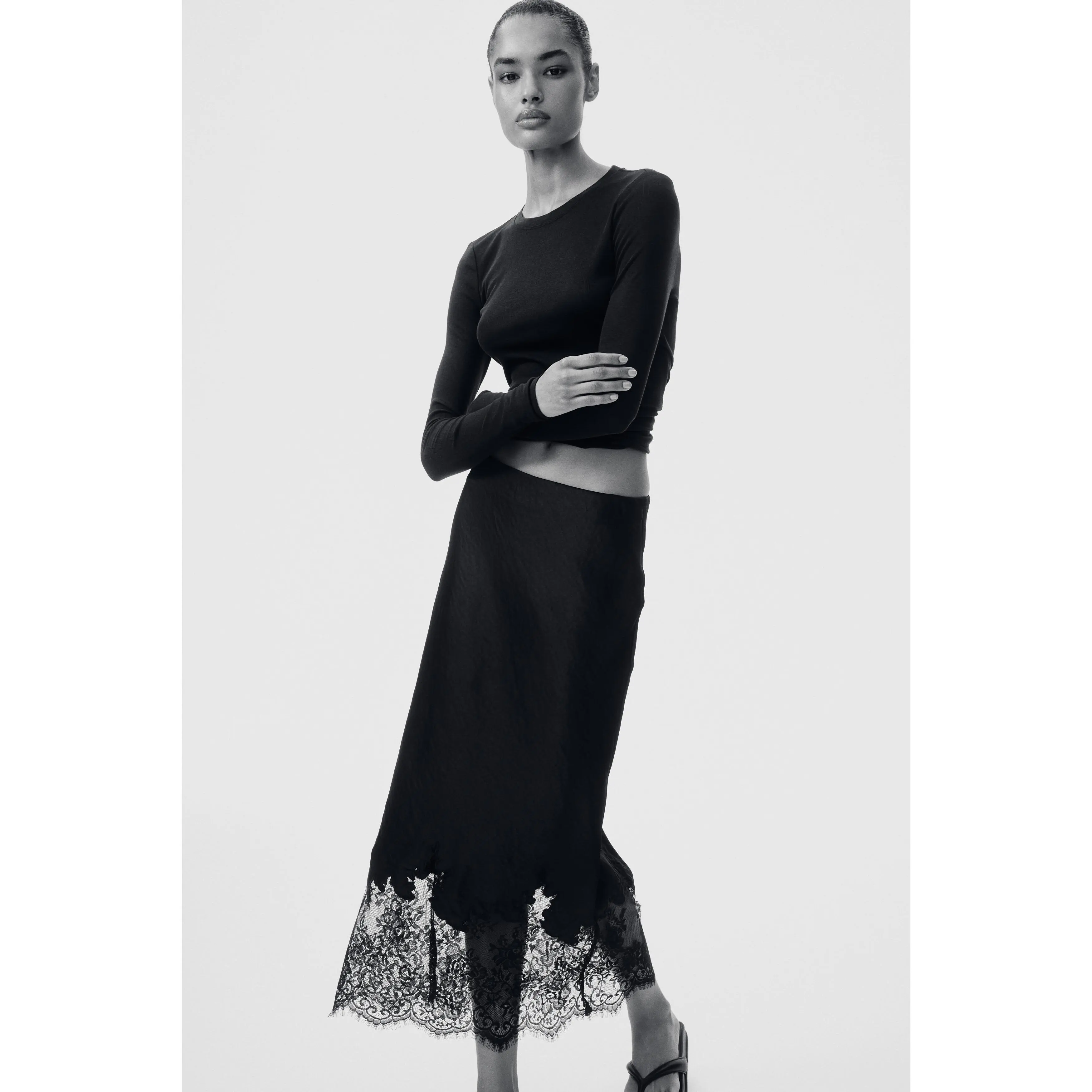H&M Lace-trimmed satin skirt