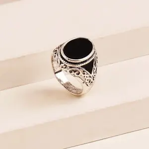 Vintage Black Gem Ring – Punk Style Unisex Statement Ring | Bold Fashion Jewelry