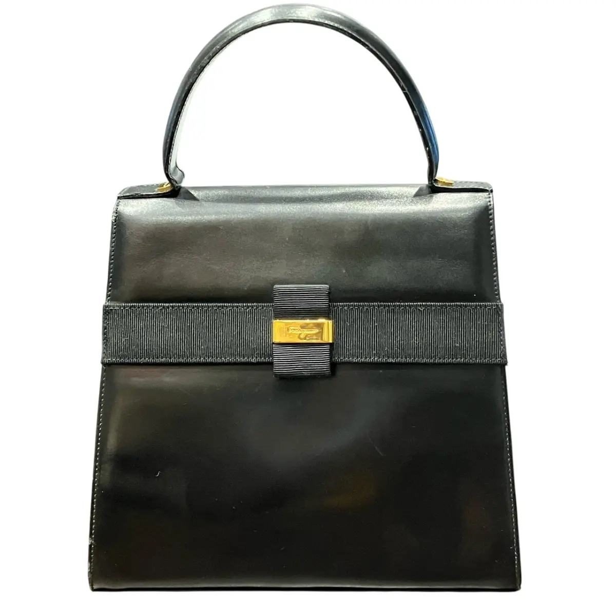 Pre-owned SALVATORE FERRAGAMO Calfskin Shoulder Bags Vara Ribbon Leather Handbag