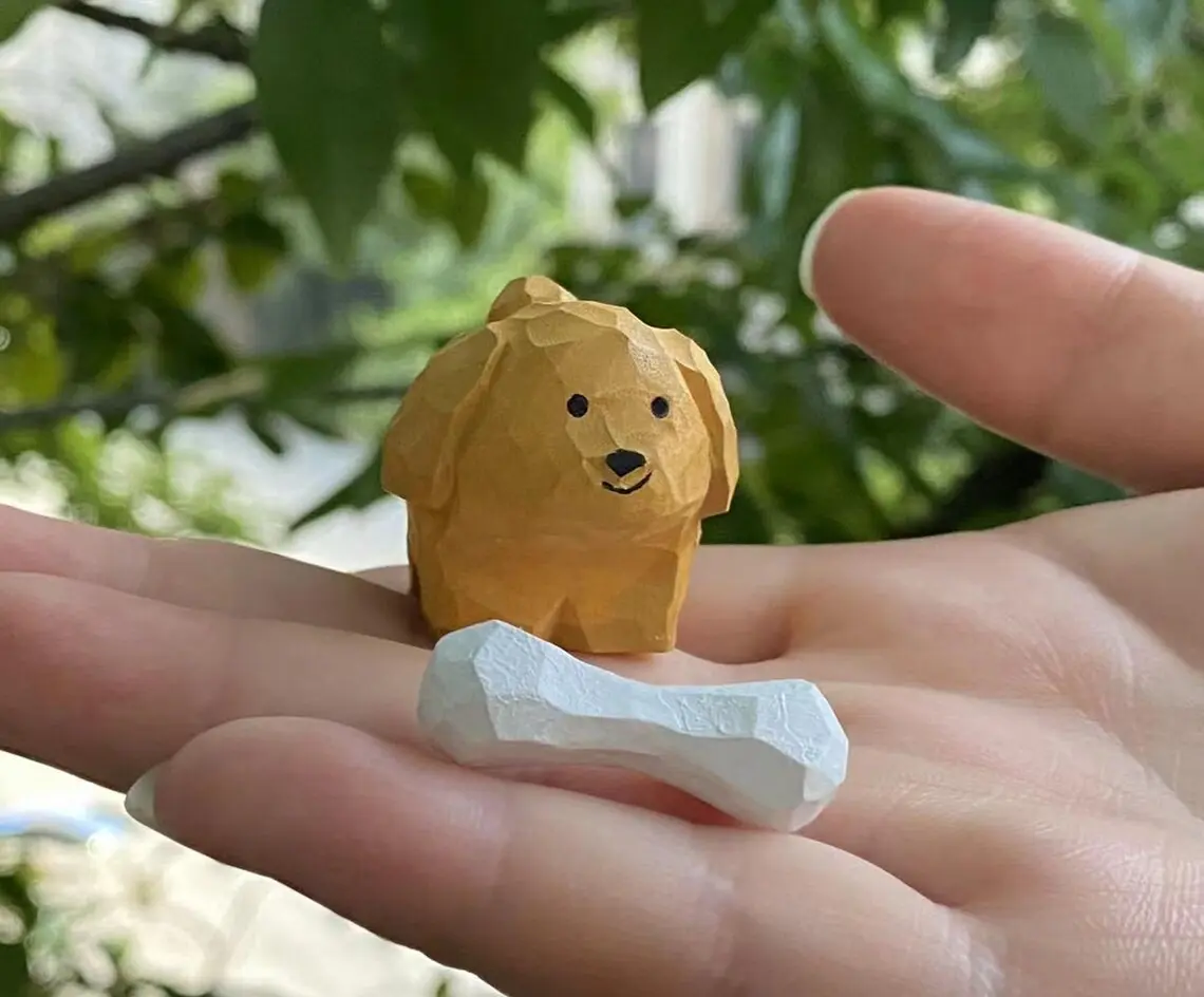 Hand-Carved Wooden Puppy Figurine for Desk Decor Gift, Cute Mini Dog Wooden Art Carved Ornament, Garden Statue Small Animals Home Decor Gift