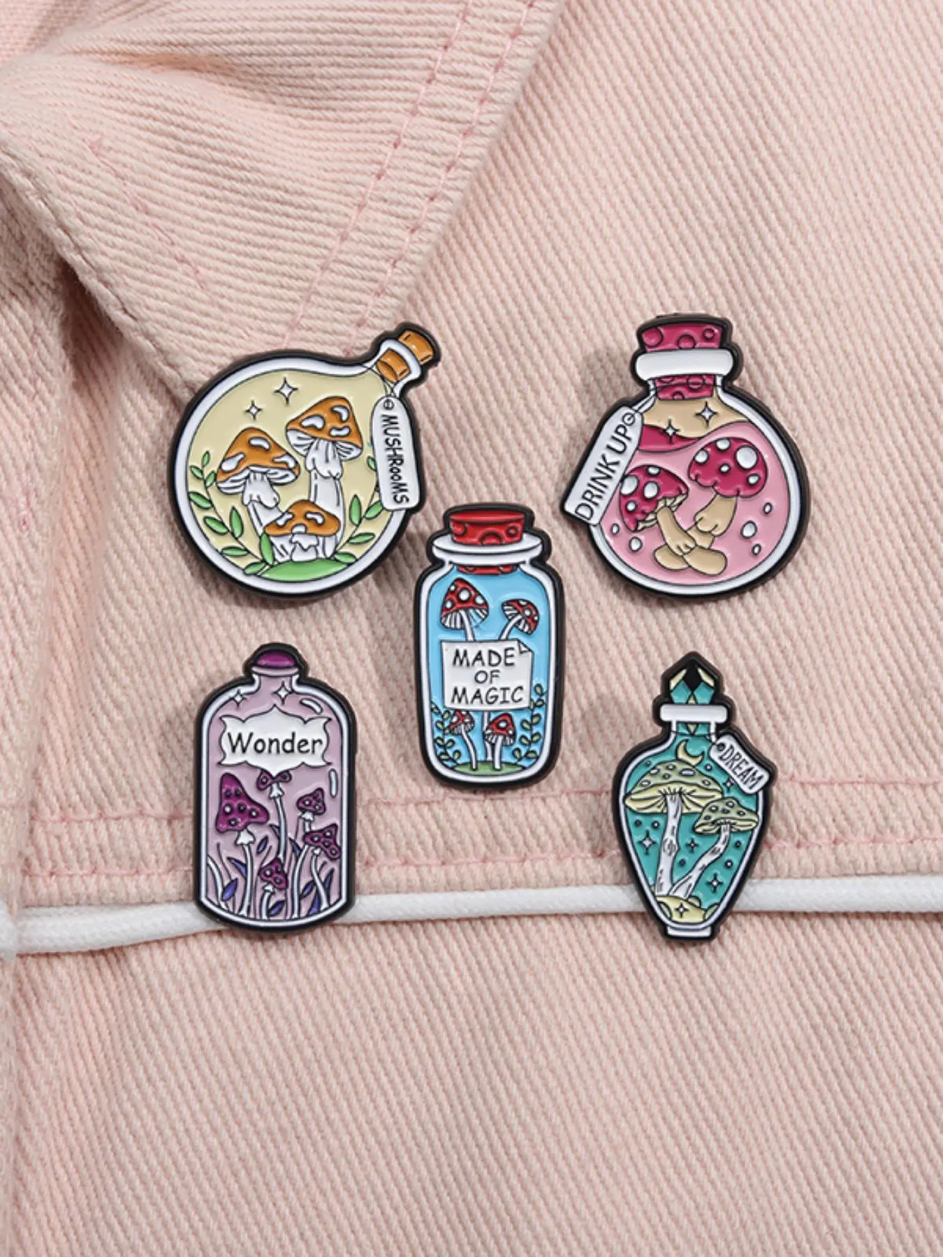 Cute Magic Mushroom Bottle Brooch, 5pcs Enamel Pin Badge, Fashion Jewelry for Party, Daily Clothing Decor, Trendy All-match & Exquisite Brooch for Birthday Gift, Plant Pins, Fashion Lapel Pin, Alloy Brooch Pin, Accessories