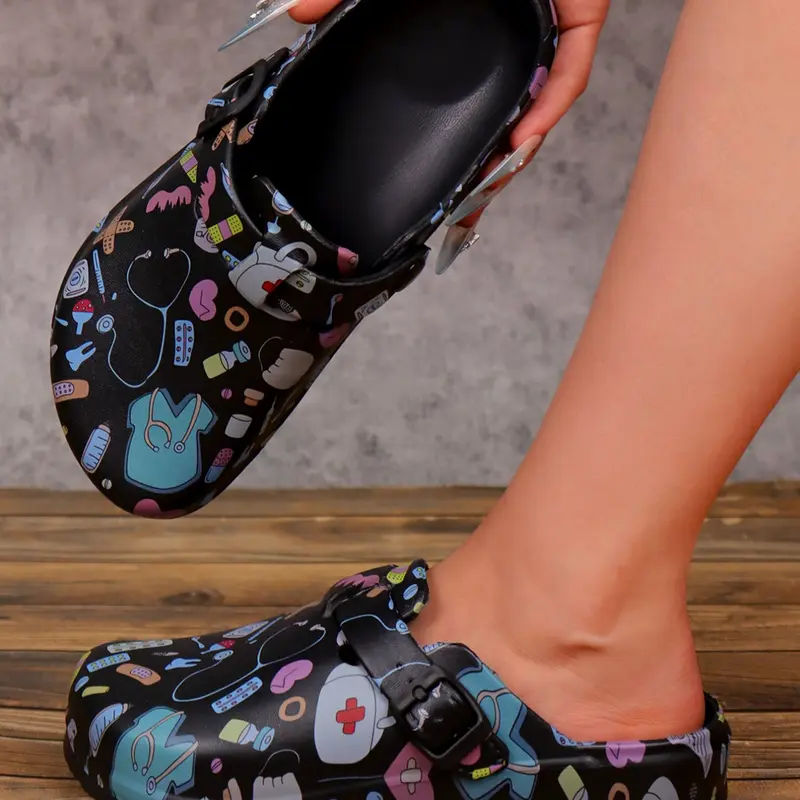 Women's Fashion Cartoon Print Holey Eva Slippers, Comfortable Summer Work Shoes, Lightweight Flat Soft Sole, Adjustable Buckle, Beach Garden, Fashionable Soft Slippers