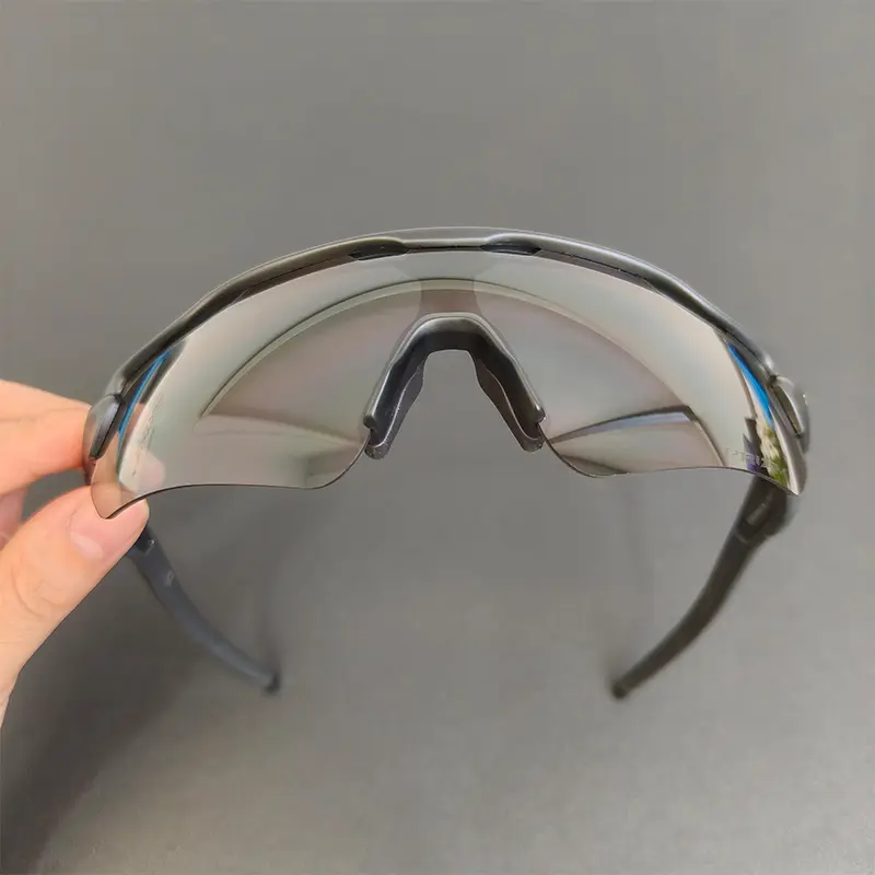 Radar-A7-Black Frame / Gray lens