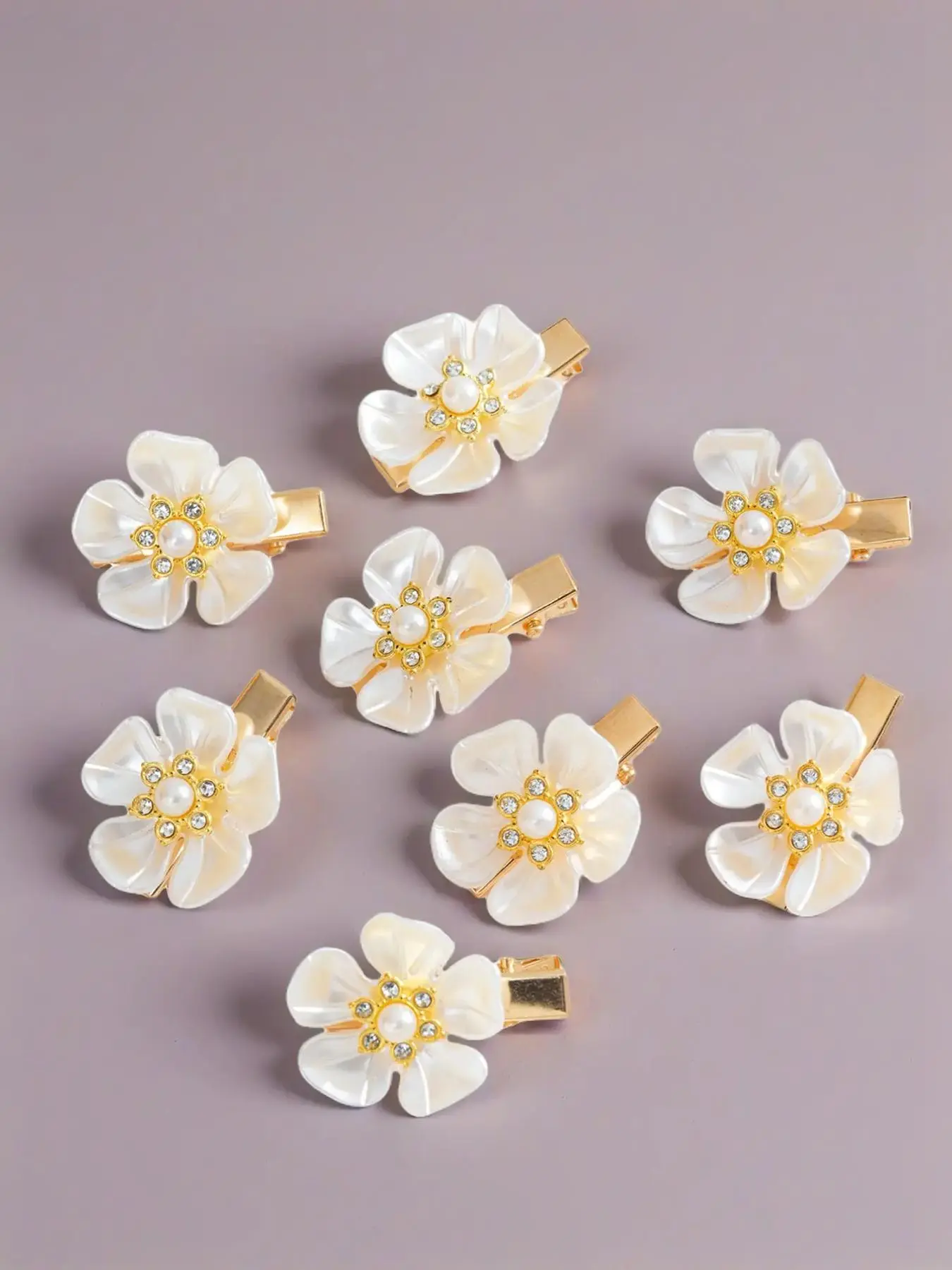 8 Piece Mini Flower Hair Clips with Floral Center, Perfect for Daily Festive Parties, Travel Accessories, Women & Girls Decorative Gifts