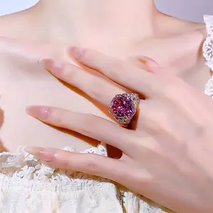 Autumn and Winter New High-End Design Simple and Exquisite Jewelry Accessories High-End Imitation Natural Emerald Ring Vintage Pink Diamond Elegant Inlaid Light Luxury Style Ring stylish gift