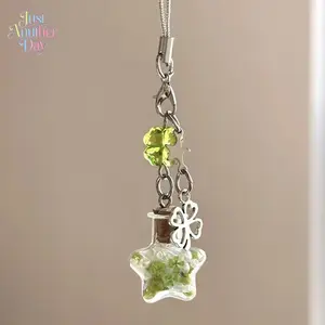 Kawaii Star-Shaped Wishing Bottle Phone Charm, Four-Leaf Clover Beaded Phone Chain, Cute Lucky Ornament for Phones, Bags & Keys