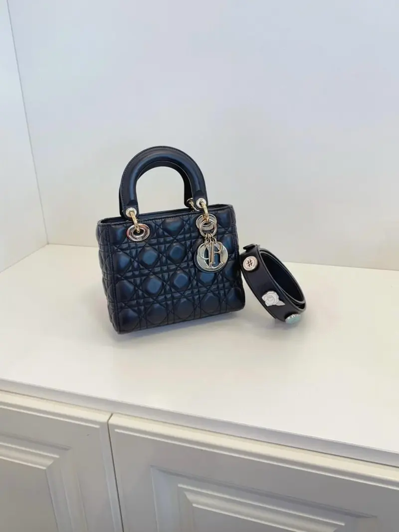 Pre-owned Christian Dior Leather Messenger Bags Preloved Dior Lady Bag Small Black 20x17x6cm 118290