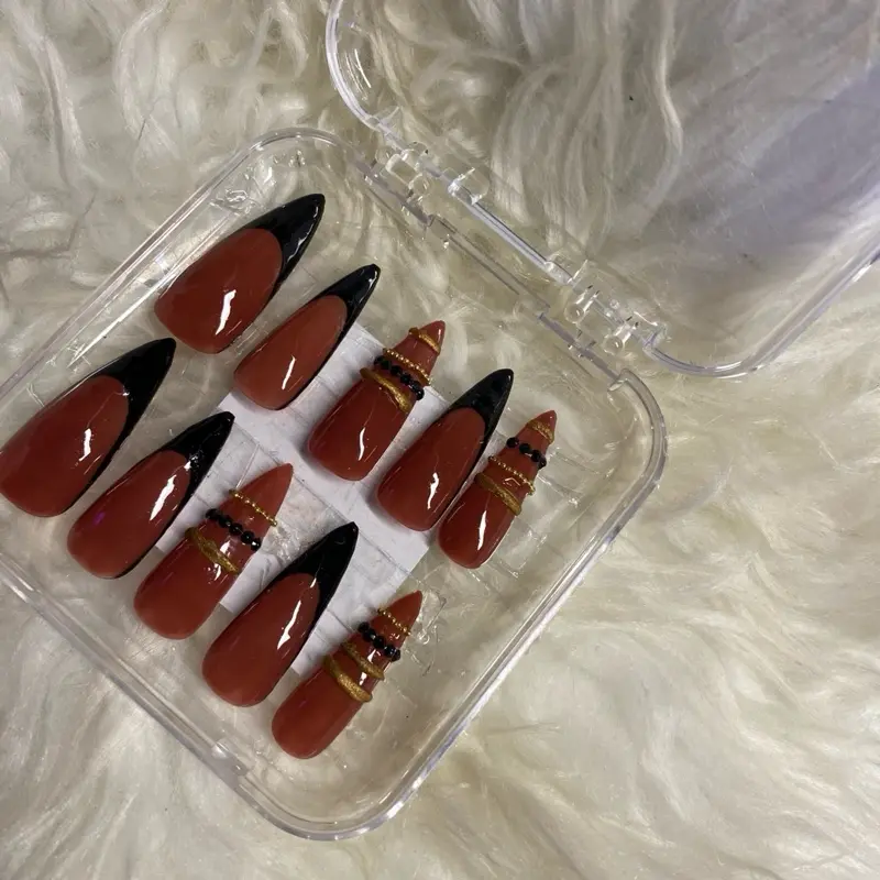 Stylish Brown & Black Acrylic Nails with Gold Accents - 10 Piece Set in Clear Case for Easy Application