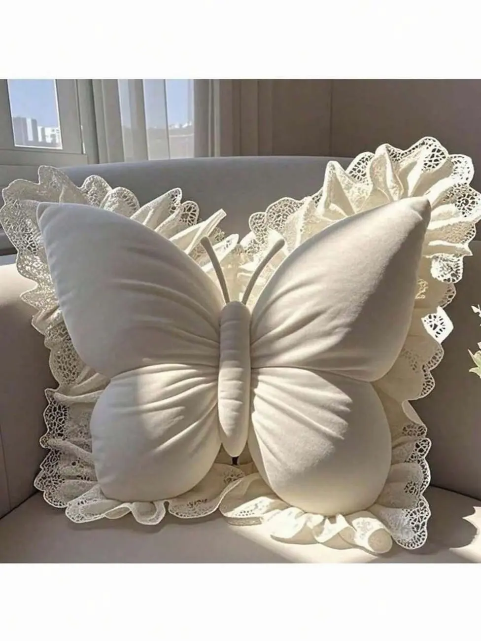 Pink Butterfly Throw Pillow, Soft Plush Velvet Cushion, Cute Decorative Pillow for Sofa Bed, Valentine's Day Wedding Birthday Gift, Autumn