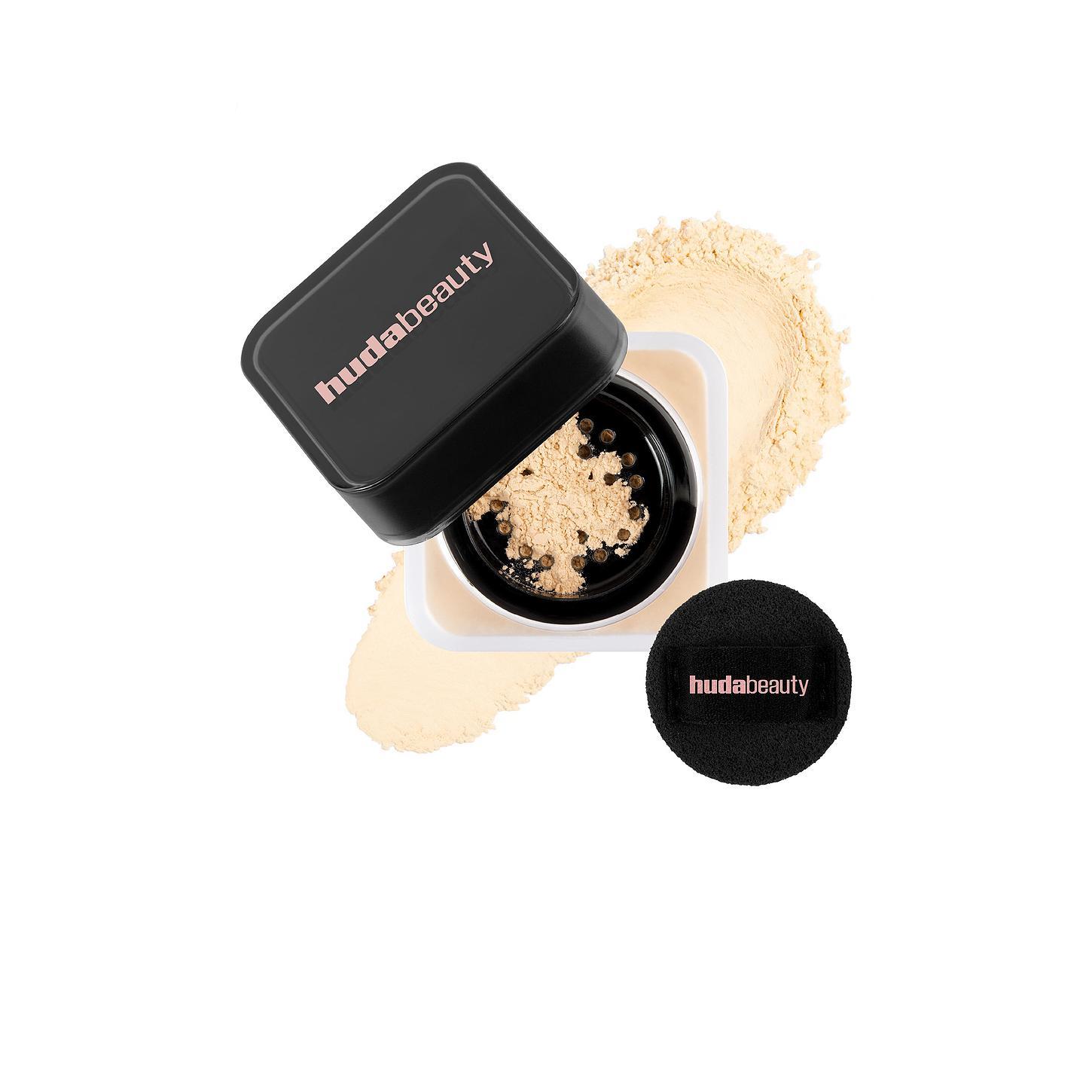Huda Beauty Mini Easy Bake Loose Powder in Banana Bread