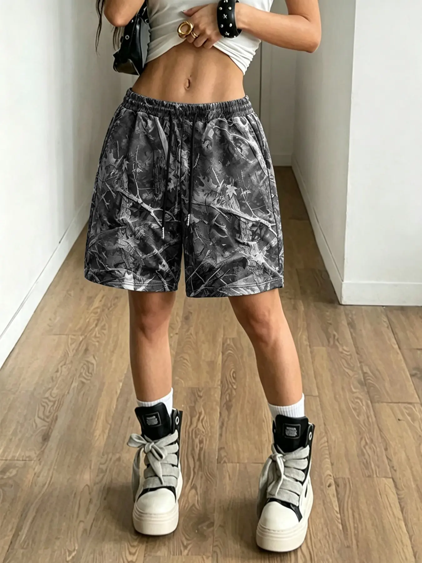 🔥 Viral Realtree Camo Leaf Print Elastic Waistband Shorts – Y2K Streetwear Essential! Baggy Fit, Loose, Elastic Waist & Pockets, Perfect for Everyday, Summer Outfits, Gym & Casual Days. Trending on TikTok, Ultra Flattering & Comfy All Day!