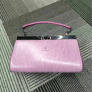A145-New fashionable and smooth texture handbag