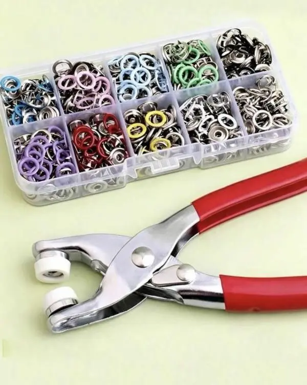Heavy-Duty Metal Snap Fastener Kit, Snaps for Fabric with Tool, Metal Press Stud Set, Snap Fasteners Kit, Crafts Metal Snap Button Kit, Claw snap fastener set, 100 Sets 9.5mm snap buttons Press Tool for Clothing DIY Projects