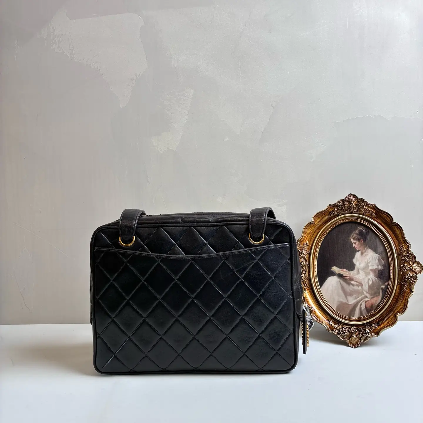 Pre-owned CHANEL Vintage Black Lambskin Quilted Shoulder Bag