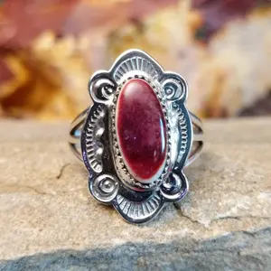 Purple Spiny Oyster Shell Raised Ring by Roie Jaque GJ-RNG-0215 Size 8.75