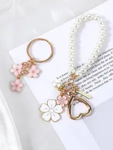 2 Pcs Cute Pearl Keychains for Women, Flower Keychain Kit Imitation Pearl Chain Key Chain Golden Car Key Chain Flower Keychain Charm for Girls Purse Bag Accessories Floral Pattern Keychain Keychain Set Cute Keychain Accessory