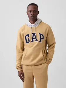 Men Relaxed Gap Logo Hoodie - Taos Taupe