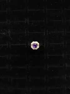 Raya(9080)gc.Royal Amethyst Ring - Oval Purple Gemstone with Diamond Halo in 18K Gold
