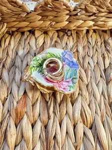 Multi Color Hydrangea Oyster Dish