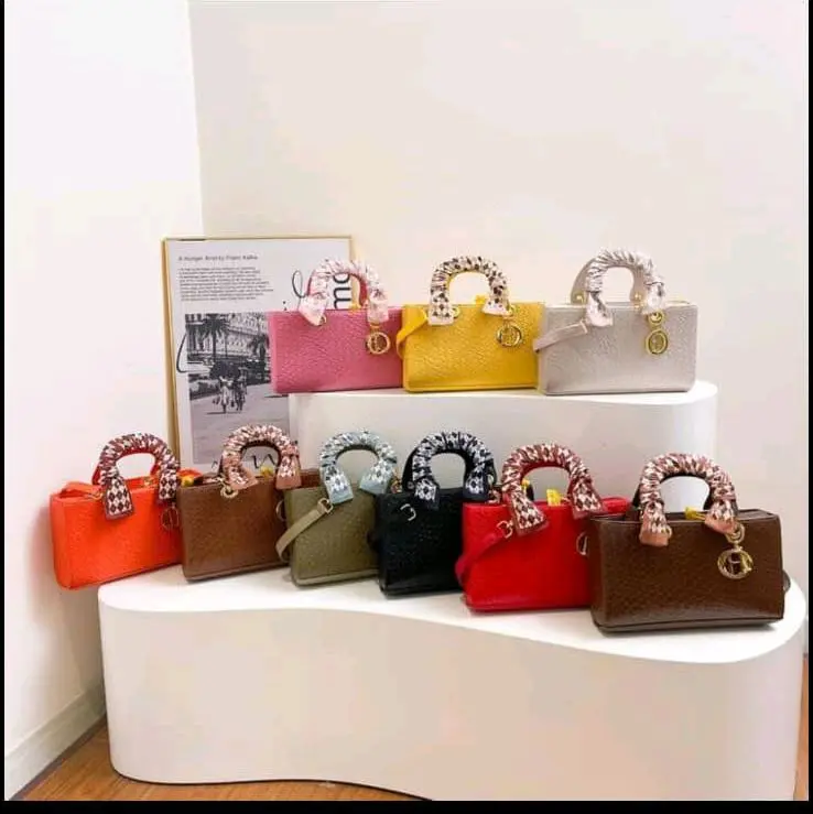 Pretty Bags Can Be Used For Going To Parties And Very Pretty Colorful Handbags Collection