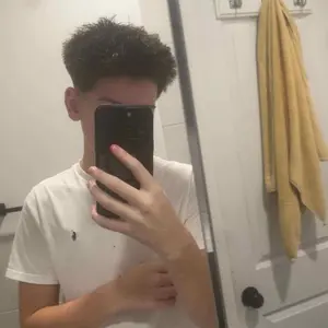 Product Review of BASED Hair Texture Powder | Instant Volume & Texture | Lightweight, Matte Finish | Simple, Effective, BASED. from e**🇱