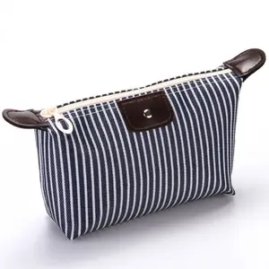 Travel Makeup Bag, Foldable Storage Organizer, Compact Design for Easy Carrying, Ideal for On-The-Go Use, Space-Saving Solution
