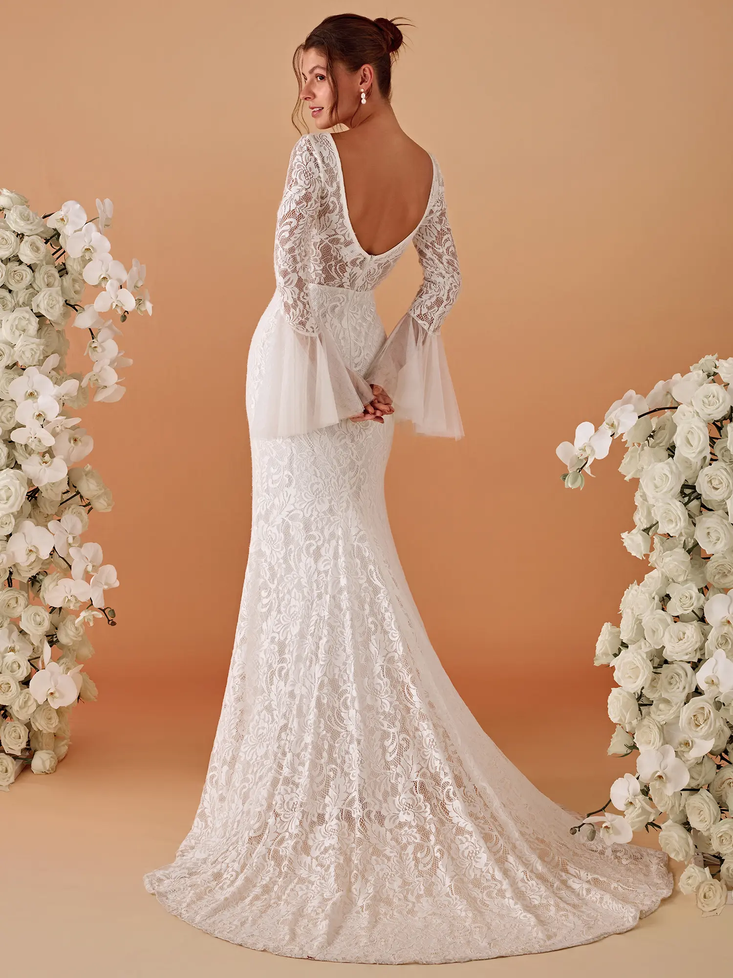 Ever-Pretty Women's Gorgeous Bodycon Sweetheart Long Bell Sleeve Mermaid Wedding Dress, Lace Fabric, Zipper Closure, Flattering Fit Bottom Style 90354, Vintage, Long Sleeve, Cinched Bodice
