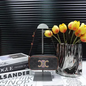 Pre-owned Celine Canvas Shoulder Bags Cuir Triomphe Black Coated Shoulder Bag T10212785