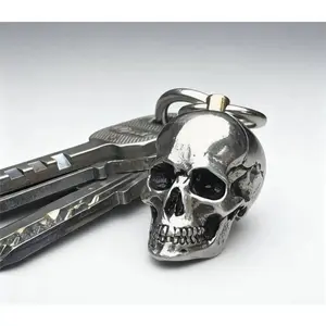 2026 New Gothic Skull Keychain - Retro Alloy Metal Stretchy Scrunchie Lanyard with Retractable Stainless Steel Ring, Halloween Party Accessory for Sports Enthusiasts, Bag Accessories for Bags, Car Keys
