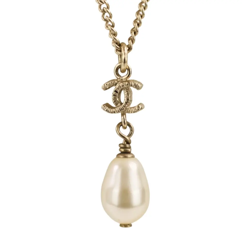 Pre-owned CHANEL Gold-plated Small Leather Goods Coco Mark Pearl Necklace