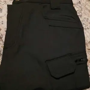 HOMUG Men's Windproof & Warm Outdoor Military Tactical Pants - Fleece-Lined, Solid Color, Mid-Rise, 320g Knit Fabric (Belt-Free, Multi-Pocket, Regular Fit) | Fall/Winter Casual Weekend Wear