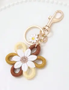 Handmade Crochet Daisy Flower Keychain, Cute Boho Style Bag