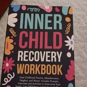 Product Review of Inner Child Recovery Workbook: Heal Childhood Trauma, Abandonment, Neglect, and Abuse. Includes Prompts, Exercises and Activities to Overcome Trust Issues, Low Self-Esteem and Cultivate Self-Love, Parenting book from c**6