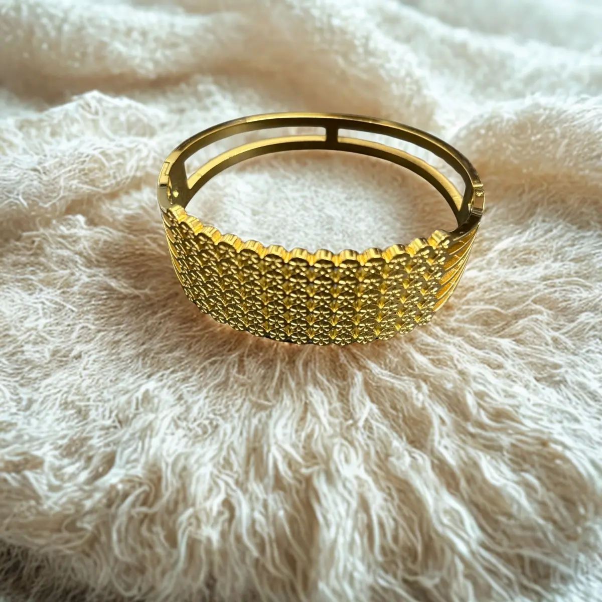 Wide Floral Pattern Anti-Tarnish Kada Bangle for Women, 18K Gold-Plated Stainless Steel Adjustable Broad Bracelet, Trending Wedding Party Ethnic Fashion Jewelry Gift