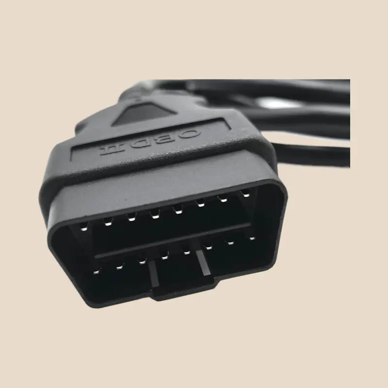 Automotive Diagnostic Extension Cable - 1.5m Durable PVC Jacket, 8-Core Shielded Wiring, OBD16P to DB15P Male Direct Plug, Compact Connector with Strain Relief, Gold-Plated Pins, Tangle-Resistant, No External Power, Plug-and-Play Car Repair Tool Accessory