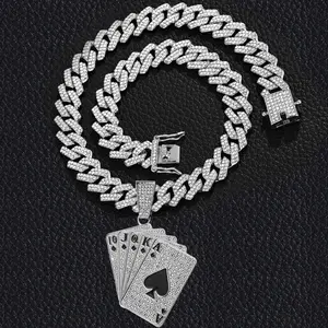 Fashion hip-hop spade ace pendant necklace-black love playing card pendant, light luxury design, suitable for daily decoration and fashion accessories, very fashionable and versatile